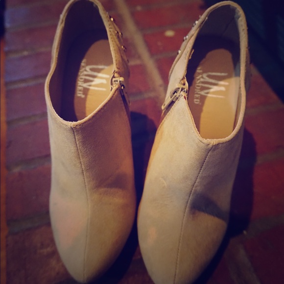 Shoes 💁🏼♀️ - Picture 1 of 2